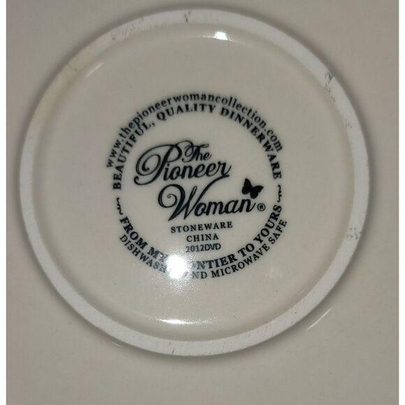 11" Pioneer Woman Christmas Plate - Picture 4 of 6